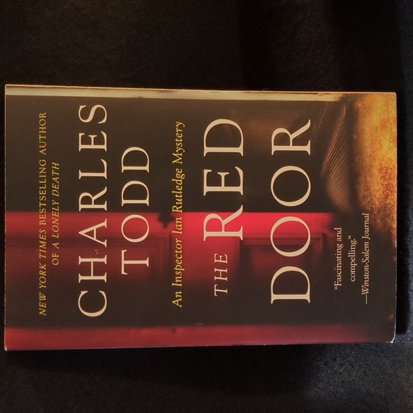 "THE RED DOOR".  AN INSPECTOR IAN RUTLEDGE MYSTERY.   CHARLES TODD. ©2010 - Picture 1 of 2